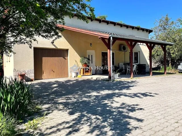 Eladó ház Érd, Vincellér 248 nm