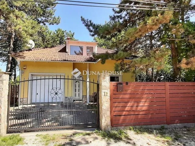 Eladó ház Érd, Fenyves-Parkváros 194 nm