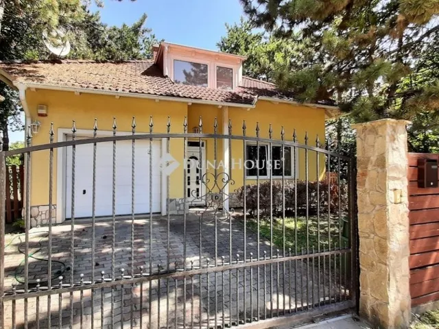 Eladó ház Érd, Fenyves-Parkváros 194 nm