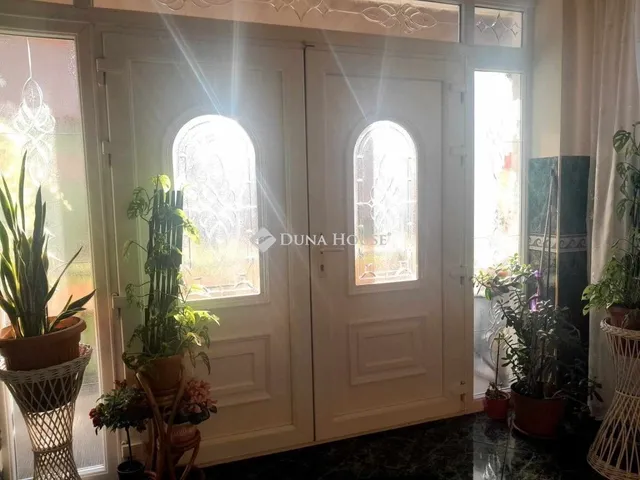 Eladó ház Taksony 210 nm