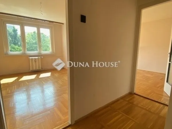 Eladó lakás Budapest III. kerület 69 nm