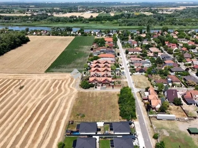 Eladó telek Majosháza 2727 nm