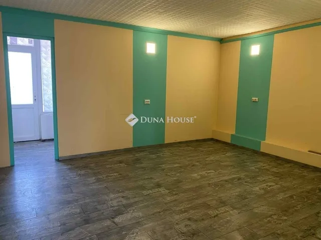 Eladó kereskedelmi és ipari ingatlan Szigetszentmiklós 120 nm