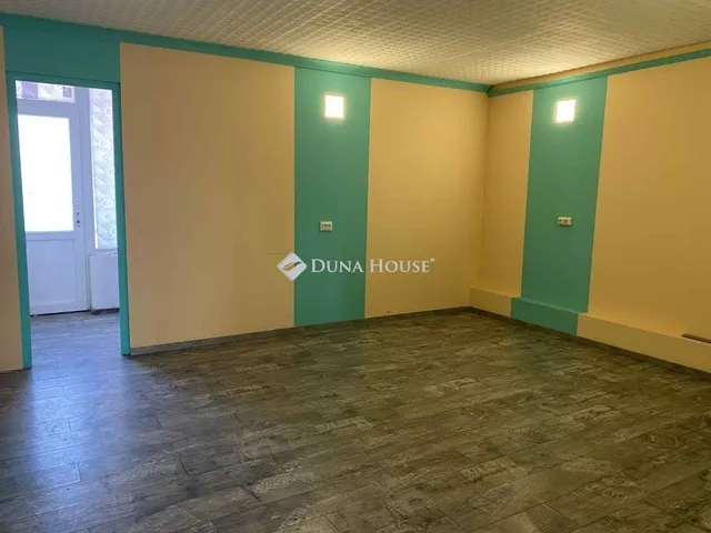 Eladó kereskedelmi és ipari ingatlan Szigetszentmiklós 120 nm