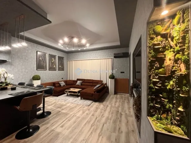 Eladó lakás Kecel 67 nm