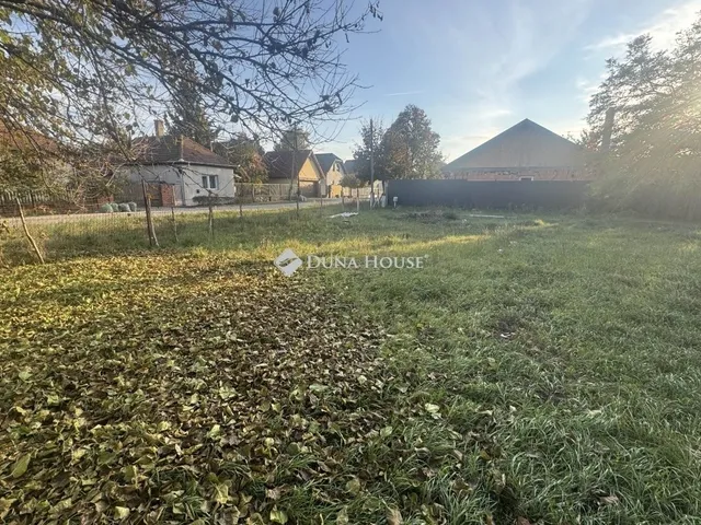 Eladó telek Monor 901 nm