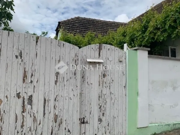 Eladó ház Paks 130 nm