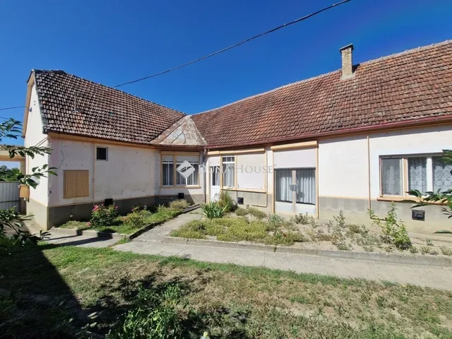 Eladó ház Császártöltés 162 nm