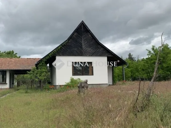 Eladó ház Paks 140 nm