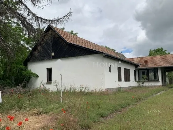 Eladó ház Paks 140 nm