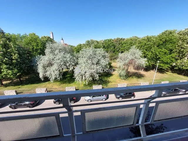 Eladó lakás Baja 91 nm