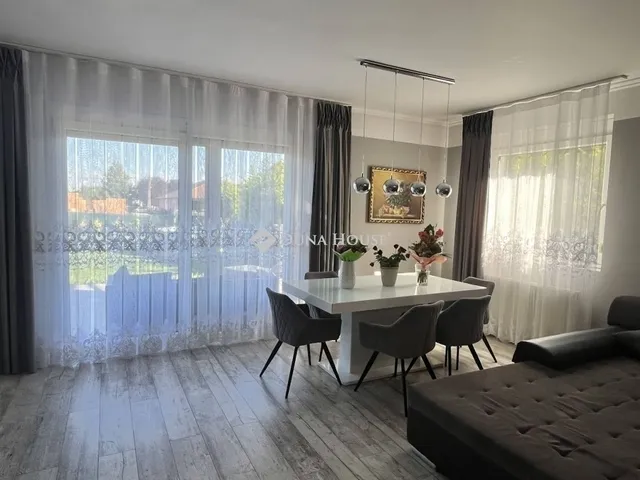 Eladó ház Halásztelek 262 nm