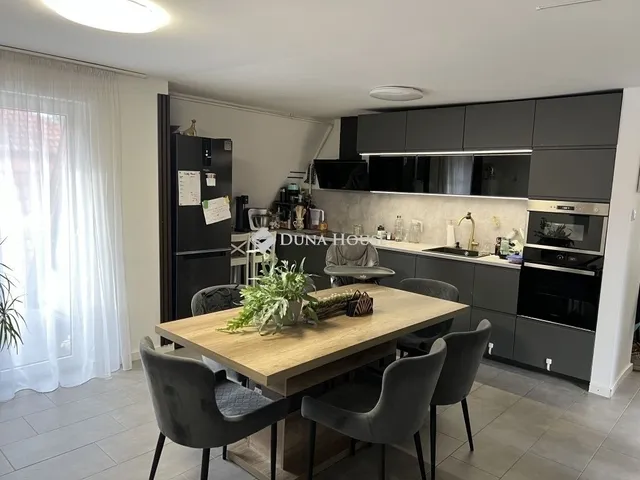 Eladó lakás Törökbálint 106 nm