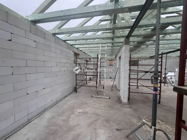 Eladó lakás Bicske 92 nm