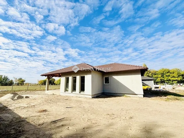 Eladó ház Kiskunlacháza 99 nm