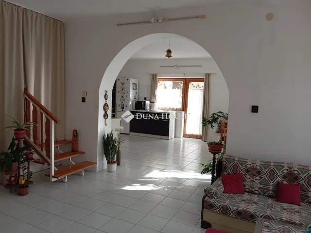 Eladó ház Kiskunlacháza 245 nm