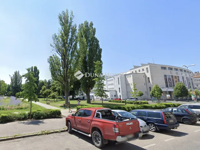 Eladó lakás Budapest VIII. kerület, II. János Pál pápa tér 76 nm