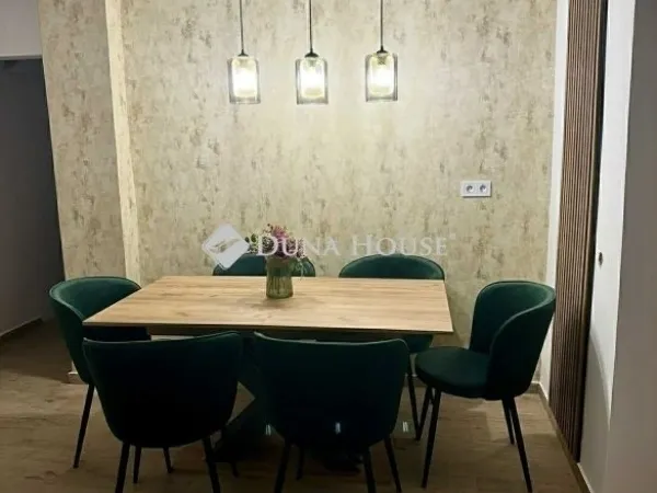 Eladó ház Halásztelek 300 nm