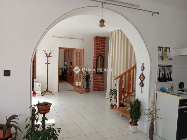 Eladó ház Kiskunlacháza 245 nm