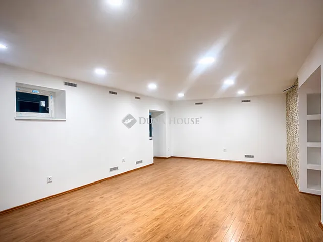 Eladó kereskedelmi és ipari ingatlan Budapest IX. kerület 81 nm