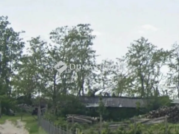 Eladó mezőgazdasági ingatlan Balatonlelle 1105 nm