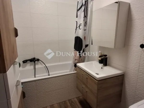 Eladó lakás Budapest IV. kerület 64 nm