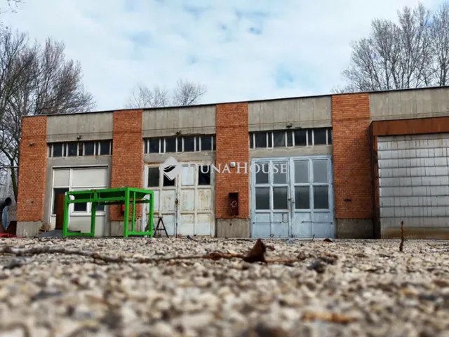 Eladó kereskedelmi és ipari ingatlan Székesfehérvár 710 nm