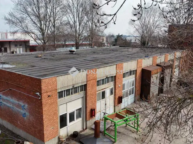 Eladó kereskedelmi és ipari ingatlan Székesfehérvár 710 nm