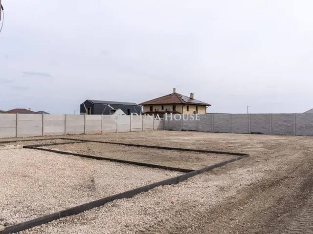 Eladó ház Diósd 220 nm
