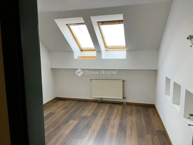 Eladó lakás Székesfehérvár 146 nm