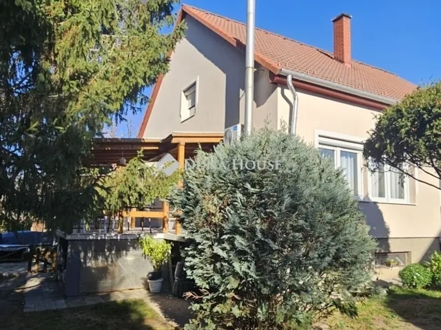 Eladó ház Székesfehérvár 280 nm