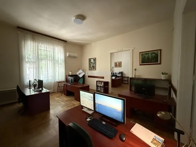 Eladó lakás Székesfehérvár 172 nm