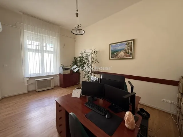 Eladó lakás Székesfehérvár 172 nm