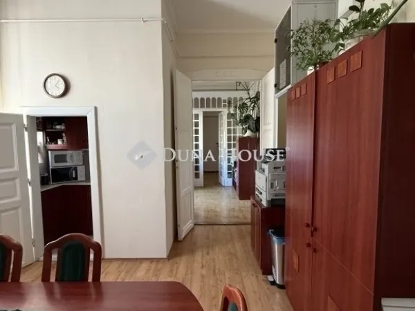 Eladó lakás Székesfehérvár 172 nm