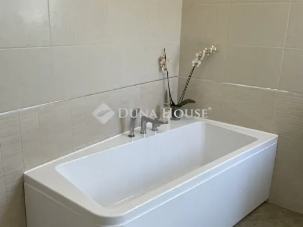Eladó ház Velence 156 nm