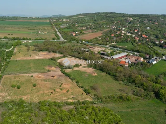 Eladó mezőgazdasági ingatlan Zsámbék 3000 nm