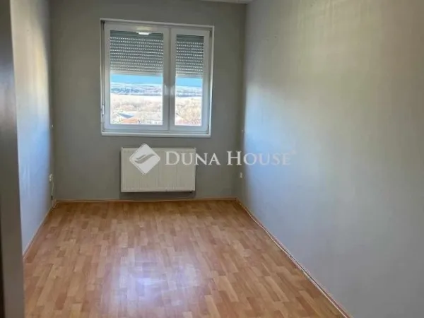 Eladó lakás Veszprém 68 nm
