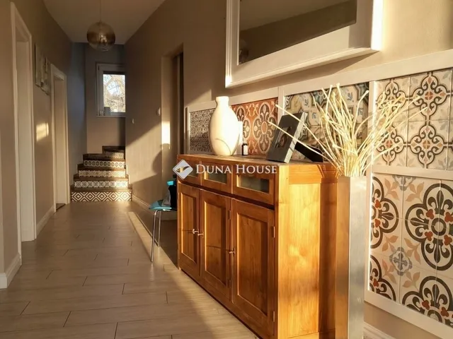 Eladó ház Solymár 440 nm