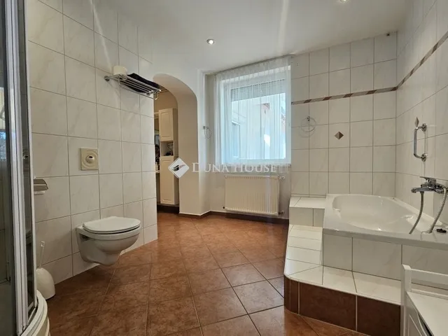 Eladó ház Balatonalmádi 229 nm