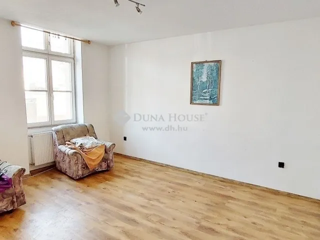 Eladó kereskedelmi és ipari ingatlan Debrecen, Belváros 464 nm