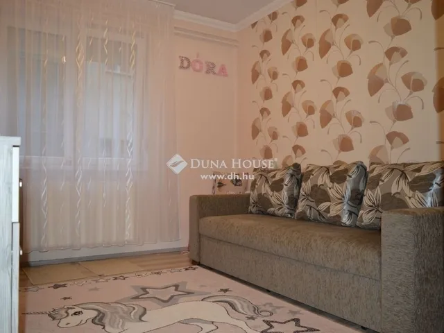 Eladó lakás Debrecen, Széchenyikert 79 nm