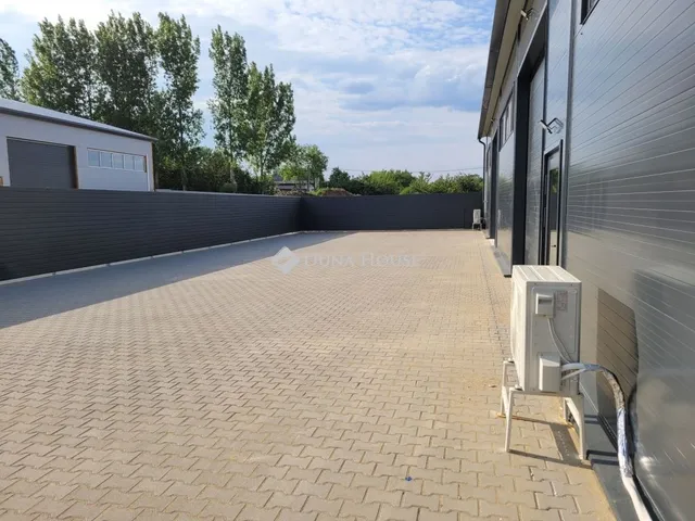 Eladó kereskedelmi és ipari ingatlan Debrecen, Józsa 490 nm