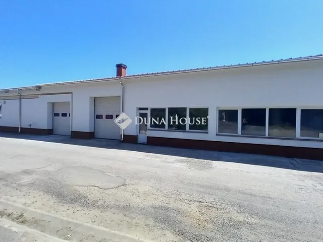 Kiadó kereskedelmi és ipari ingatlan Debrecen, Józsa 270 nm