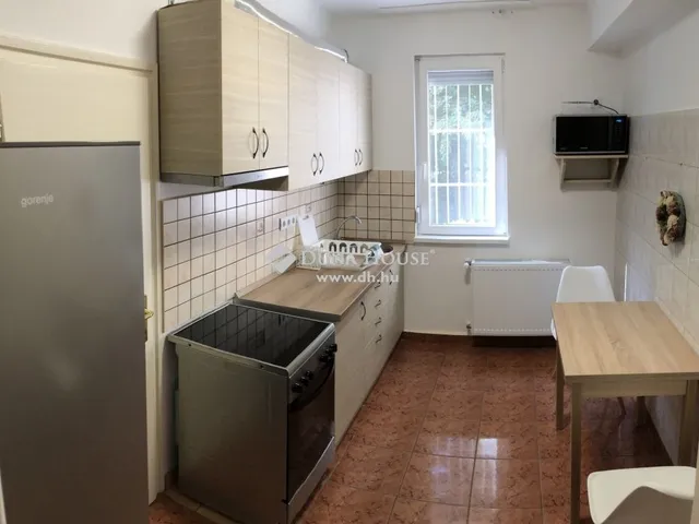 Kiadó lakás Debrecen, Nagyerdő 51 nm