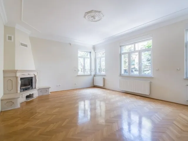 Eladó kereskedelmi és ipari ingatlan Debrecen, Nagyerdő 1095 nm