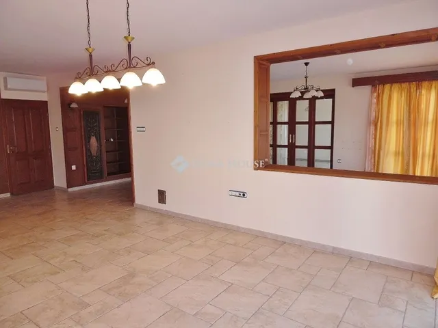Eladó ház Debrecen, Józsa 233 nm