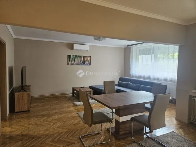 Kiadó lakás Debrecen, Nagyerdő 85 nm