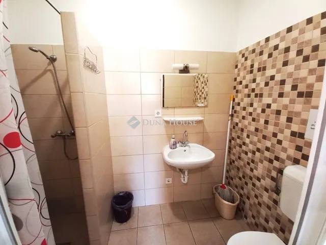 Eladó kereskedelmi és ipari ingatlan Debrecen, Belváros 54 nm