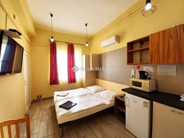 Eladó kereskedelmi és ipari ingatlan Debrecen, Belváros 54 nm