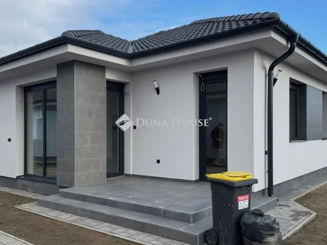 Eladó ház Hajdúsámson 98 nm